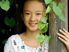 Nhan sắc Angela Phương Trinh: từng sở hữu môi tều phiên bản lỗi, giờ đẹp thanh thoát