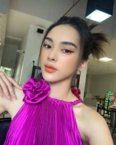 Những bộ phận dễ bị nhìn nhầm là phẫu thuật thẩm mỹ nhất trên gương mặt sao Việt