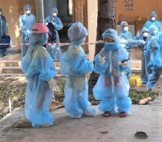 Nữ doanh nhân nhận nuôi 250 trẻ mồ côi vì Covid-19: Là chủ tịch tập đoàn, có 4 con