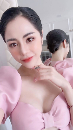 Nữ MC nóng bỏng nhất nhì VTV bị nói sửa hết rồi, khuôn mặt con gái nói lên sự thật