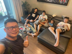 Ở cơ quan hét ra lửa, về nhà BTV đông con nhất VTV Quang Minh nể vợ, nhận chăm con