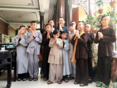 Phi Nhung mất, Hồ Văn Cường và 22 con được tỷ phú nhận, tương lai sang Mỹ thành tỷ phú