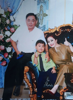 Ra đường được kính nể, đại gia nghìn tỷ cúi đầu trước con trai 9 tuổi của bà Phương Hằng