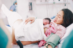 Thân Thúy Hà, Á hậu Diễm Châu làm mẹ đơn thân âm thầm sinh thêm con, đứa trẻ quá xinh
