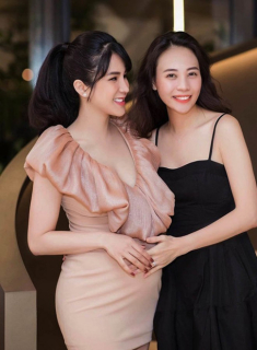 Thấy mẹ con Đàm Thu Trang đạp xe, Diệp Lâm Anh hỏi chỗ mua thì Cường Đôla đáp quá chất