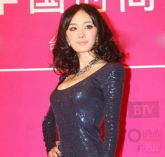 Theo style make-up mùa đông mắt thâm, môi bợt: Song Hye Kyo xinh đẹp, nhìn sang Dương Mịch chán hẳn