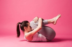 Thư giãn tinh thần, tuốt lại vóc dáng nhờ những bài tập yoga giảm cân siêu đơn giản tại nhà