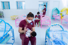 Thương lắm Sài Gòn mùa dịch: Những em bé chào đời “một mình” tại bệnh viện
