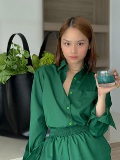 Tóc nhuộm ra chân nhức nhối, chị em học cách chấm chân như Miu Lê kẻo lại “toang”