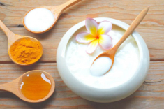 Top 7 công thức dưỡng da với mặt nạ mật ong nghệ đơn giản, tiết kiệm mà lại hiệu quả