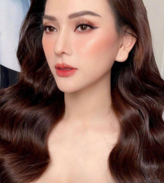 Từng bị chê phẫu thuật thẩm mỹ hỏng, nhan sắc Thu Thuỷ sau sinh 2 tháng đẹp không tỳ vết