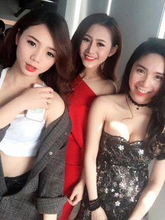 Từng là hotgirl nổi bật nhất nhì làng hài, Yến Xôi về làm mẹ 2 con, body vẫn nóng bỏng