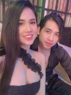 U40 làm mẹ bỉm 2 con, chị gái Ngọc Trinh tiêu 500 triệu/tháng, vóc dáng nóng bỏng chẳng kém em