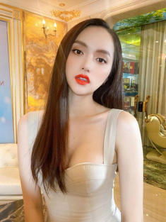 Vòng một nhân tạo đẹp nhất làng sắc đẹp Việt thuộc về nhân vật này
