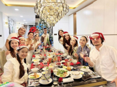 “Bà trùm” hoa hậu tổ chức tiệc: dàn “gà cưng” để mặt mộc tham dự suýt không nhận ra