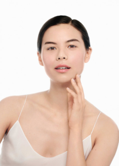 Chăm skincare nhưng da vẫn khô ráp, nàng sắm ngay combo làm sạch, cấp ẩm cực kỳ hiệu quả sau