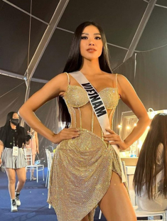 Kim Duyên cắt váy của Hương Giang để đem đến Miss Universe 2021