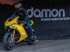 Damon Hpersport mẫu xe máy điện lấy cảm hứng Ducati Panigale vừa ra mắt tại CES 2020