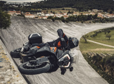 KTM 1290 Super Adventure S 2021 chính thức trình làng