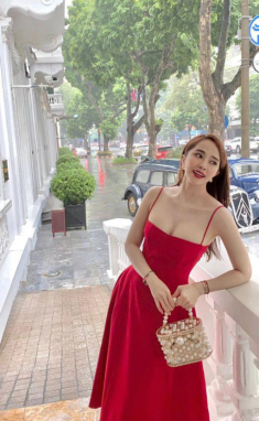 Quỳnh Nga giấu tiệt váy áo “tiểu tam” trễ nải, kín bưng như… sát thủ, Việt Anh cũng thấy lạ