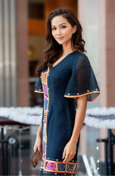 “Tiểu vũ trụ” Miss Universe Vietnam tranh thủ chăm da, làm náo loạn cả sân bay Dubai