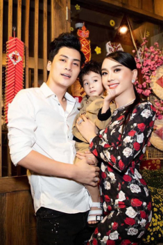 Chồng cũ đăng ảnh cùng gái lạ, Lâm Khánh Chi hoá nữ thần xinh đẹp kèm câu nói ẩn ý