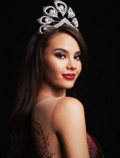 Cô gái nổi tiếng toàn thế giới sau 1 giờ vì có gương mặt quá giống hoa hậu Catriona Gray