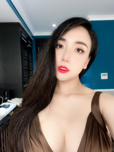 Đẻ xong 2 con, vợ Khắc Việt khoe vóc dáng xứng danh DJ nóng bỏng nhất nhì Việt Nam