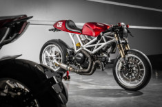 Ducati Monster 1100 EVO lột xác từ đống phế liệu