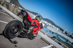 Ducati Panigale V4 độ đẹp không tưởng khiến người xem ngỡ ngàng