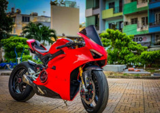 Ducati Panigale V4 S biến hình hoàn hảo với diện mạo cực chất