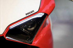 Ducati Panigale V4 S độ phong cách đường đua với diện mạo mới đầy mê hoặc