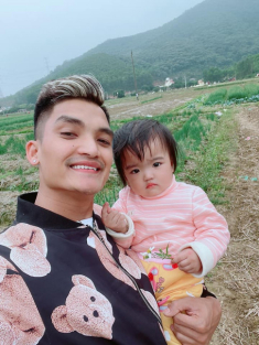 Mạc Văn Khoa về Hải Dương ăn Tết, con gái ăn ngủ tốt, ngồi tận mâm canh bố uống rượu