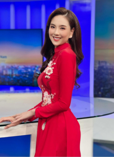 Mỹ nhân có vòng eo bé nhất Đài truyền hình Việt Nam, suốt mùa Tết vẫn siết eo chạm 57cm