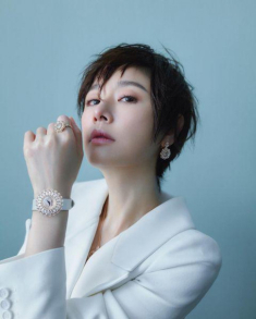 Bao năm làm nàng thơ tóc dài bên Hoắc Kiến Hoa, Lâm Tâm Như bất ngờ cắt tóc tomboy