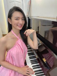 Gái xinh lai 3 dòng máu “làm loạn” TikTok thi hoa hậu, body bánh cuốn từng được Ngọc Trinh chấm