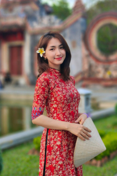 Hoà Minzy tái xuất sau lùm xùm chia tay bố bé Bo, xinh đẹp nức nở, fan chúc hạnh phúc