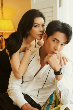 Lý Nhã Kỳ ăn diện bốc lửa bên Song Luân, dân tình”đẩy thuyền” vì độ đồng điệu