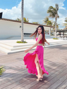 Sinh 4 con cho Lý Hải, U40 Minh Hà body “cháy” hơn hotgirl, Tết không dám ăn bánh chưng