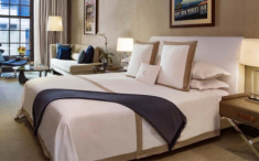 Tại sao các khách sạn sử dụng khăn trải giường màu trắng, biết lý do bạn sẽ muốn học theo