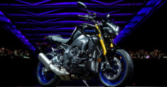 Yamaha MT-10 SP 2022 trình làng, thông số sánh ngang Superbike R1M