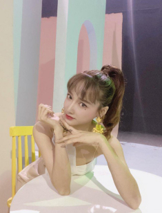 Ai chê gầy nhom chứ Nhã Phương có body khối người ao ước, nhìn chiếc bụng ngỡ “nữ thần phòng gym”