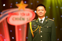 BTV đông con nhất VTV Trần Quang Minh: 15 năm hạnh phúc bên vợ xinh đẹp, U50 có 4 con
