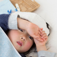 Cách hạ sốt cho trẻ nhanh nhất tại nhà tránh nguy hiểm