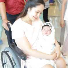 Chào đời 4kg đúng mùng 3 Tết, con trai Thanh Thúy giờ lớn phổng, điển trai như bố Đức Thịnh