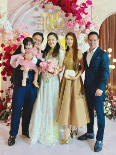 Dự tiệc cưới đẹp ngang ngửa cô dâu, ít người nghĩ vợ Lý Hải ở nhà tự chăm 4 con