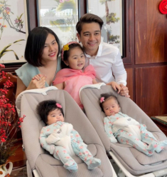 Được mẹ làm điệu lúc đang ngủ, con gái Vân Trang khiến dân tình xuýt xoa vì quá đáng yêu