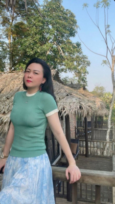 Giàu nứt vách, Phượng Chanel cũng có lúc bình dân, 1 chân váy mix đủ kiểu