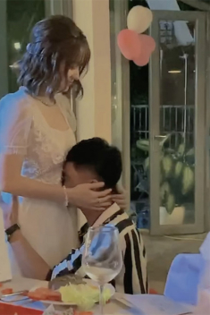 Khó có con, biểu cảm của Mạc Văn Khoa biết tin lên chức bố làm mẹ bỉm rơi nước mắt