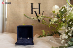 Ngô Thanh Vân đeo đôi bông tai kim cương hơn 10 ngàn đô trong ngày cưới